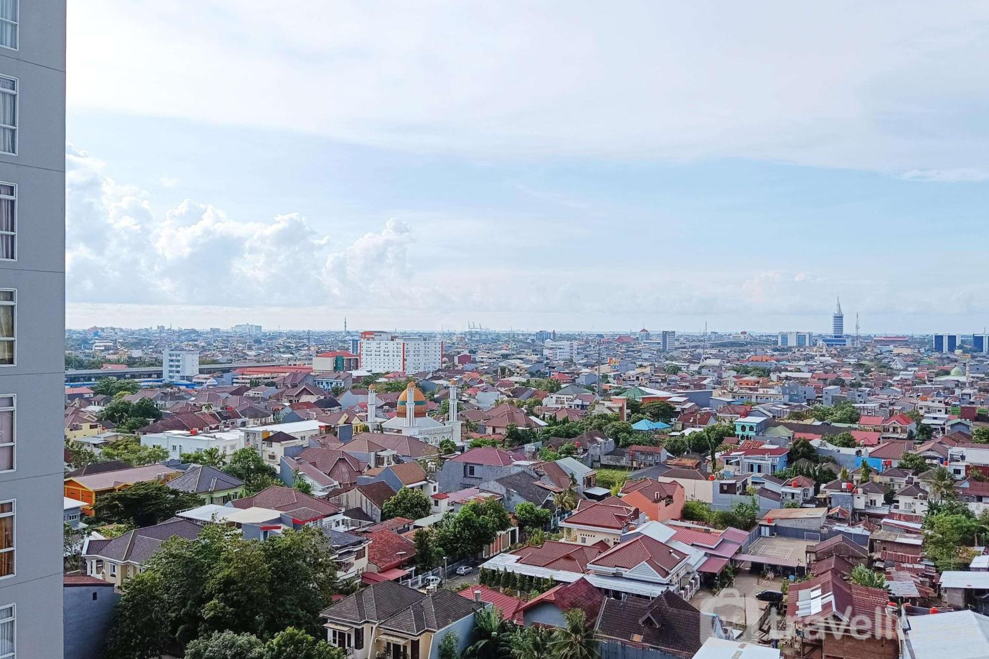 Homey And Tidy Studio Apartment At Vida View Makassar By Travelio Pampang Dış mekan fotoğraf